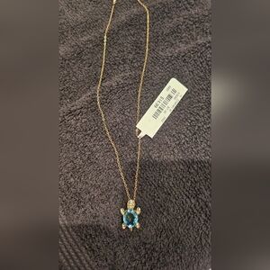 Elegant Gold Turtle Pendant Necklace. Fashion Jewelry